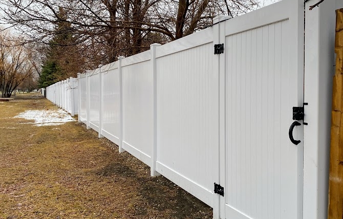 Durable Fence Installation Completed on University Park Drive, Regina