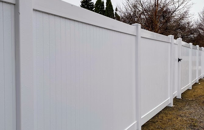 Durable Fence Installation Completed on University Park Drive, Regina